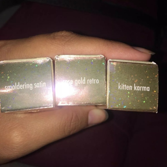 New stila liquid eyeshadows - Picture 2 of 3